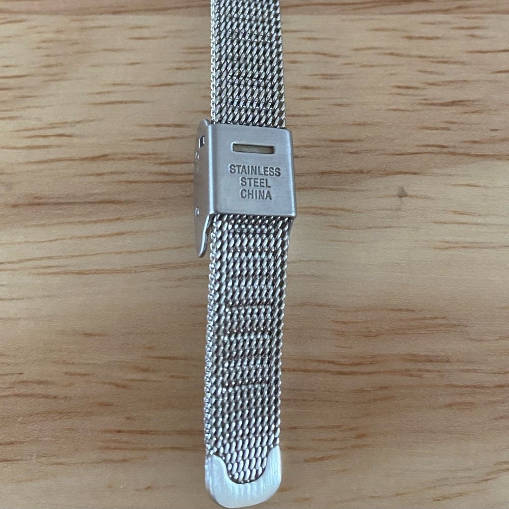 Armitron Ladies Rose Gold Case Watch Silver Mesh Strap Stone Accents Adjustable - Picture 9 of 15